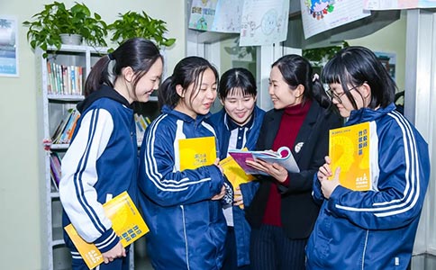 卓越全日制高考学校高考日语班